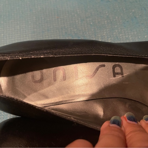 Anthropologie black leather bow pumps heels - Picture 3 of 5